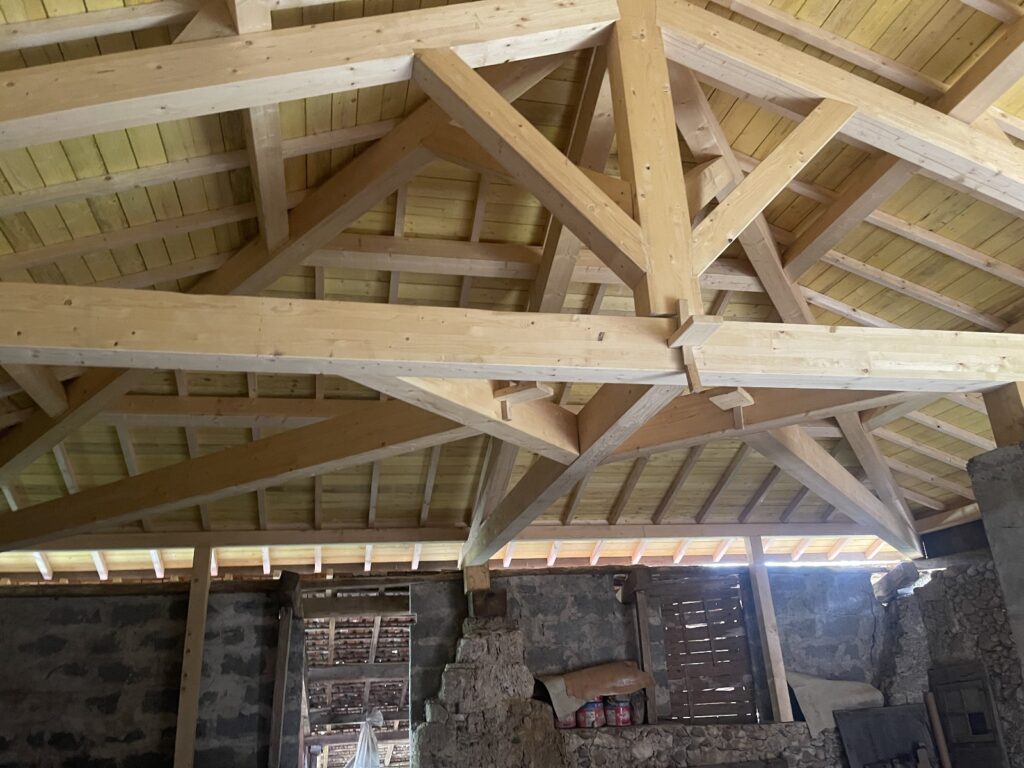Réalisation de la charpente bois Saint Vérand