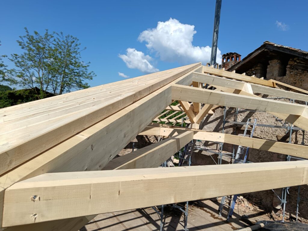 Réalisation de la charpente bois Saint Vérand