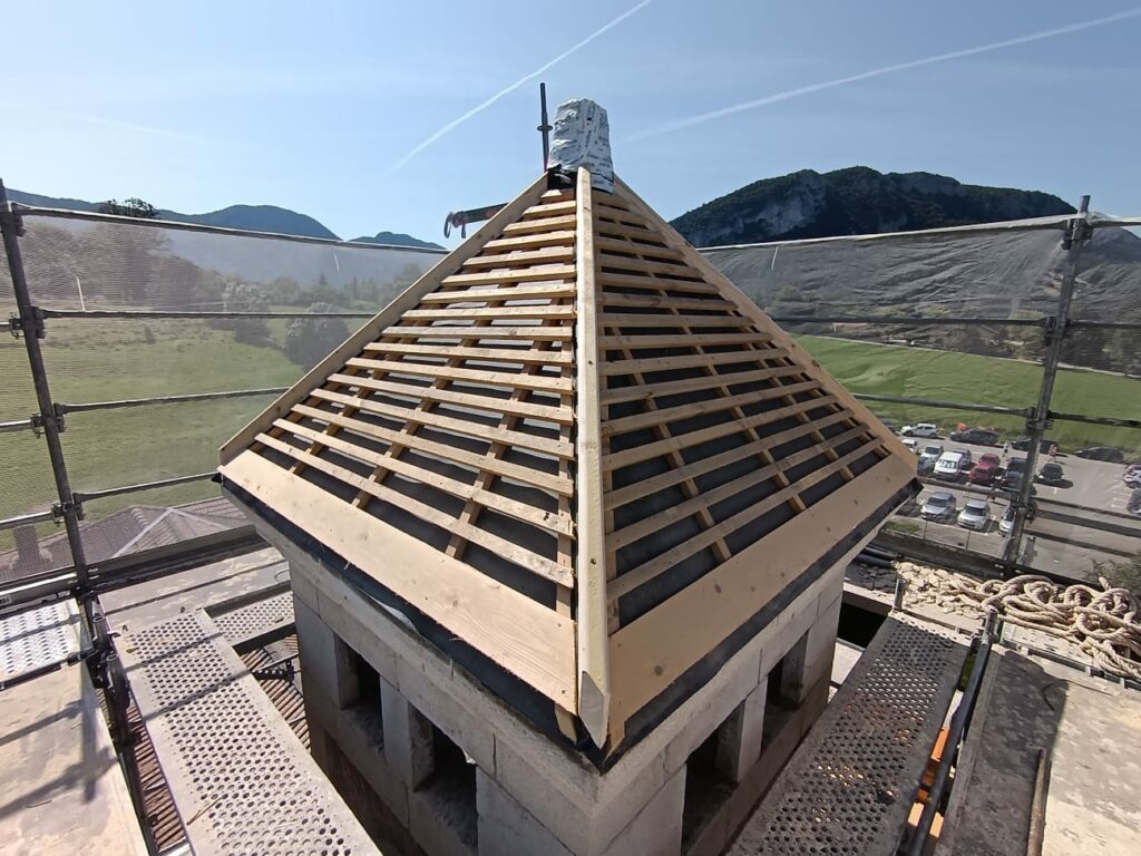 Structure bois Clocher Ecole La Chapelle en Vercors